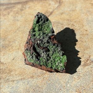 Conichalcite with white calcite + copper deposits
